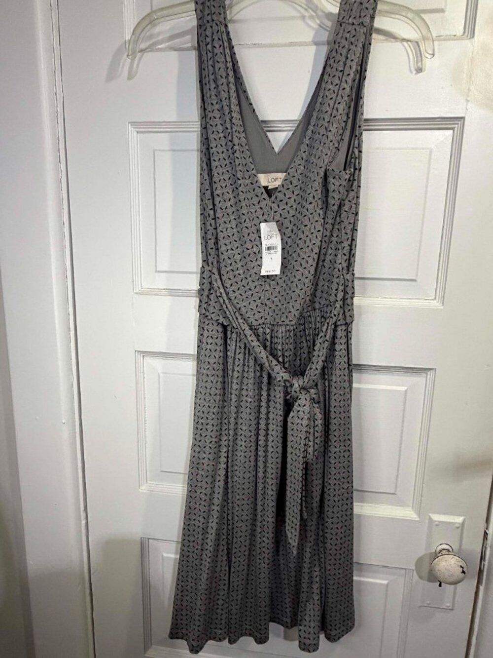 Small Ann Taylor LOFT sleeveless grey dress with tie